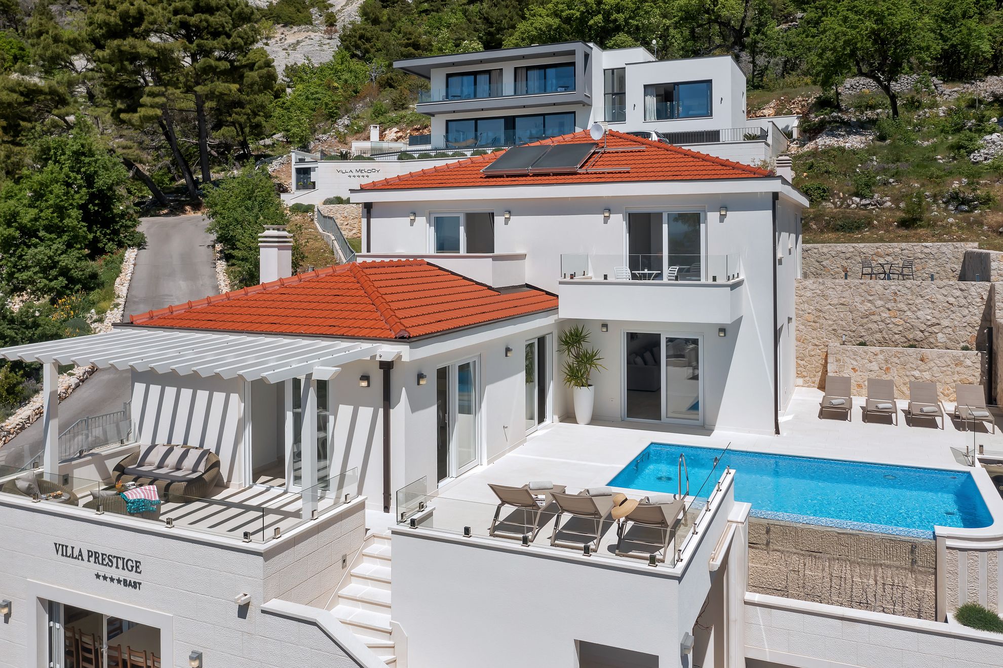 Villa with swimming pool Prestige – VILLA 10+2