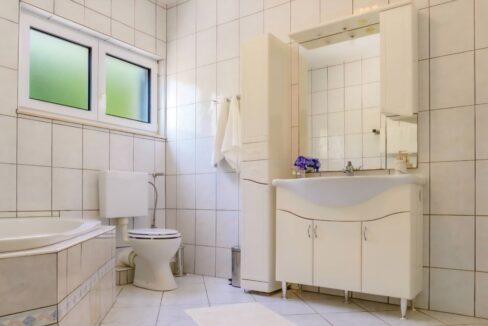 Screenshot_20260206_210712_Airbnb